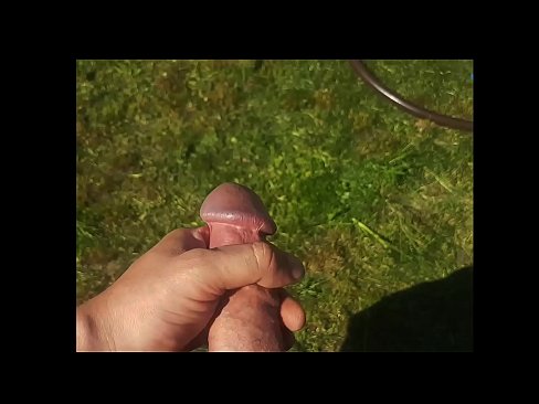 ❤️ Bidh hottie a 'faighinn a pussy pinc fucked agus cums le squirt ann an gàrradh samhraidh ❤ Porno leinn ❌❤